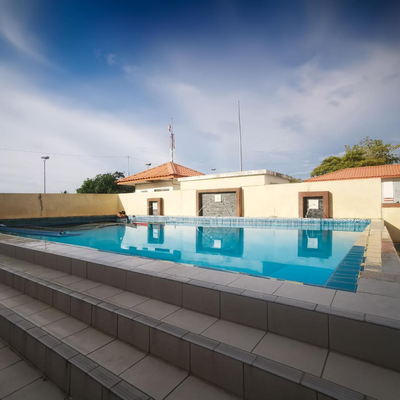 Putatan Platinum Apartment With Pool كوتا كينابالو المظهر الخارجي الصورة